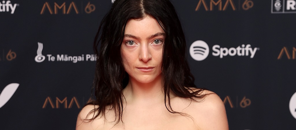 Lorde Has Some Bold Advice For Her Fans: ‘Swim Naked, Have Crazy Sex, Do Drugs’