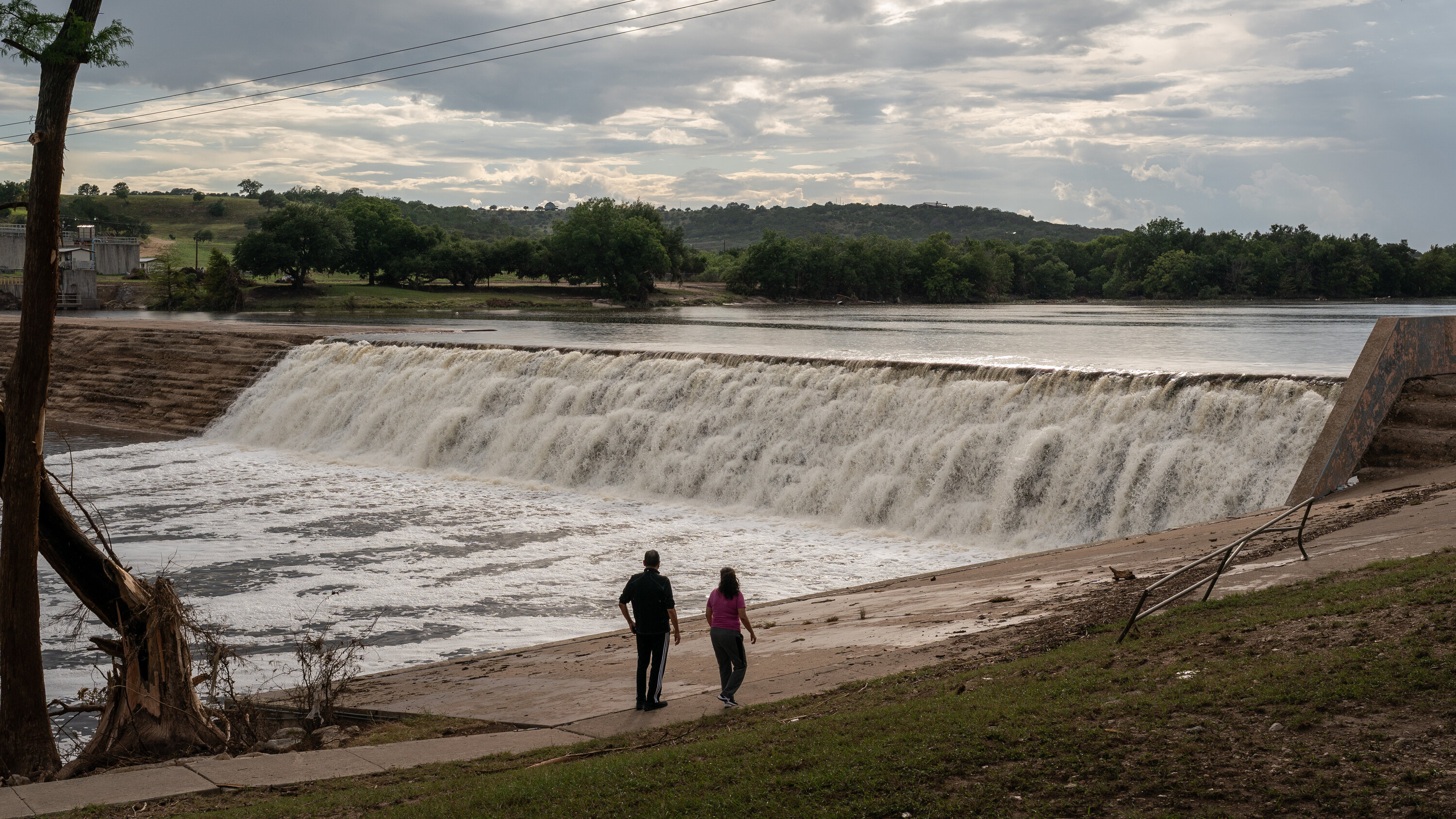Texas City Racked by Floods Becomes a Hub for Search and Recovery
