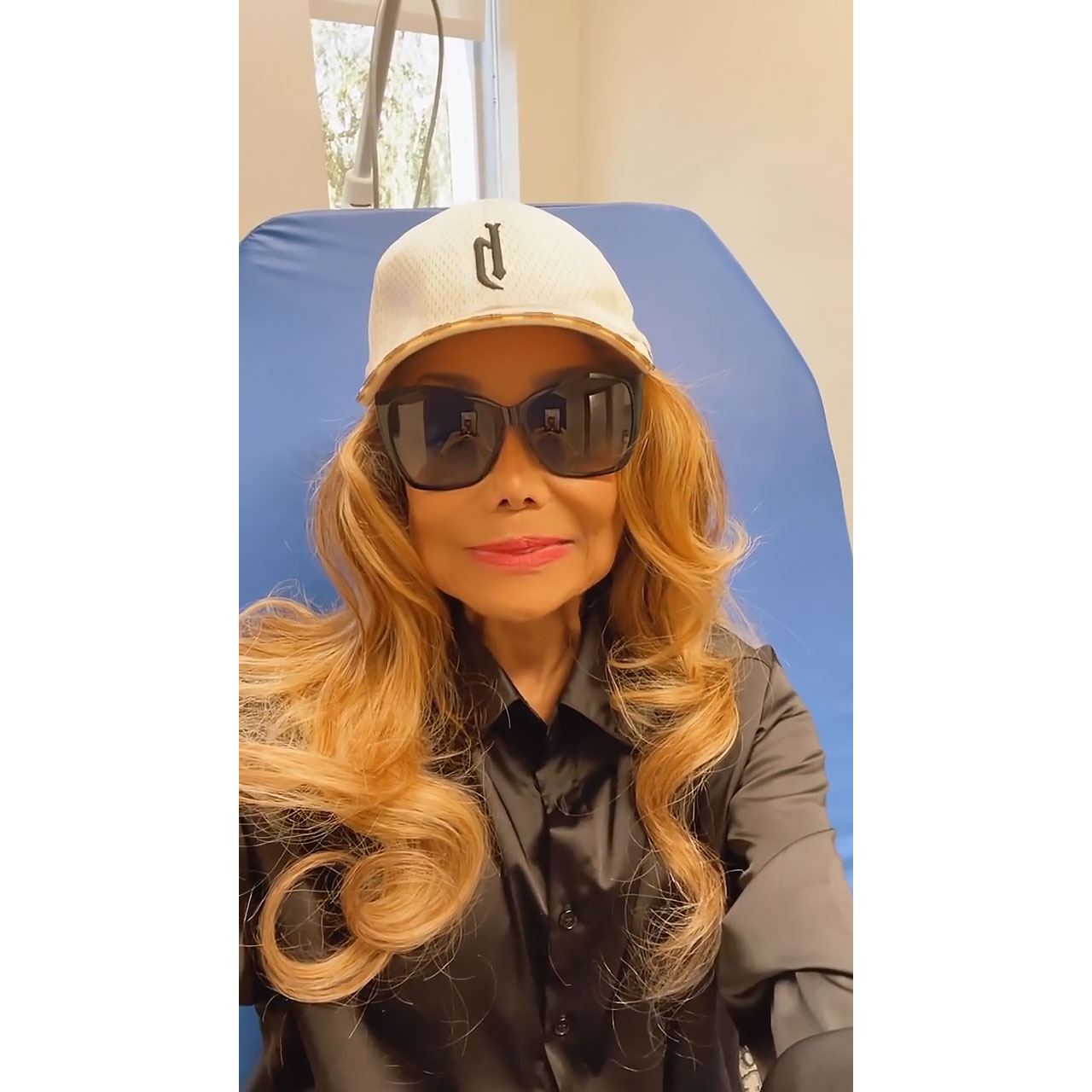 La Toya Jackson Hints at Health Issues in Video From Doctor's Office