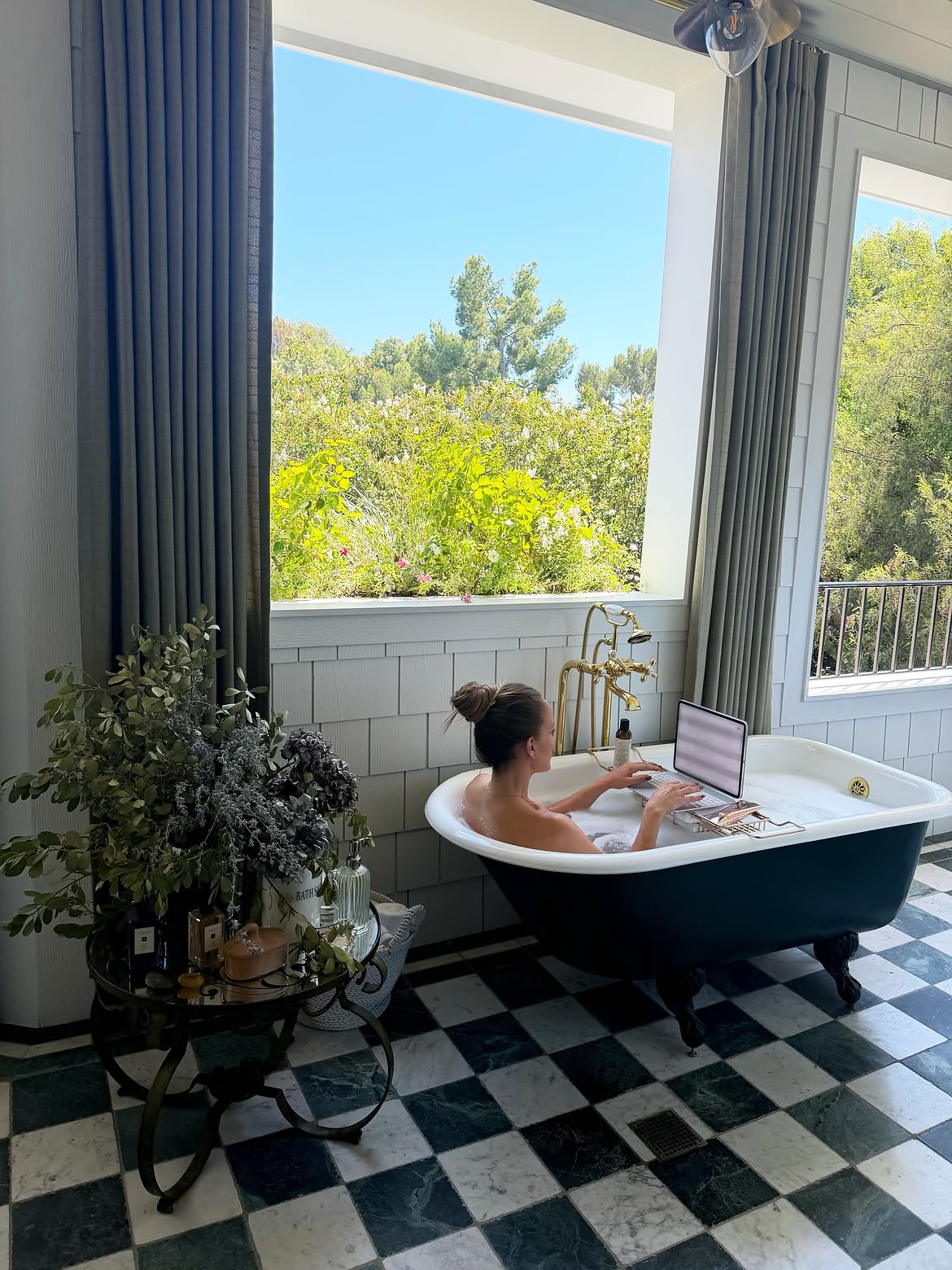 Jennifer Lopez Strips Down and Works From a Bathtub: 'Today's Office'