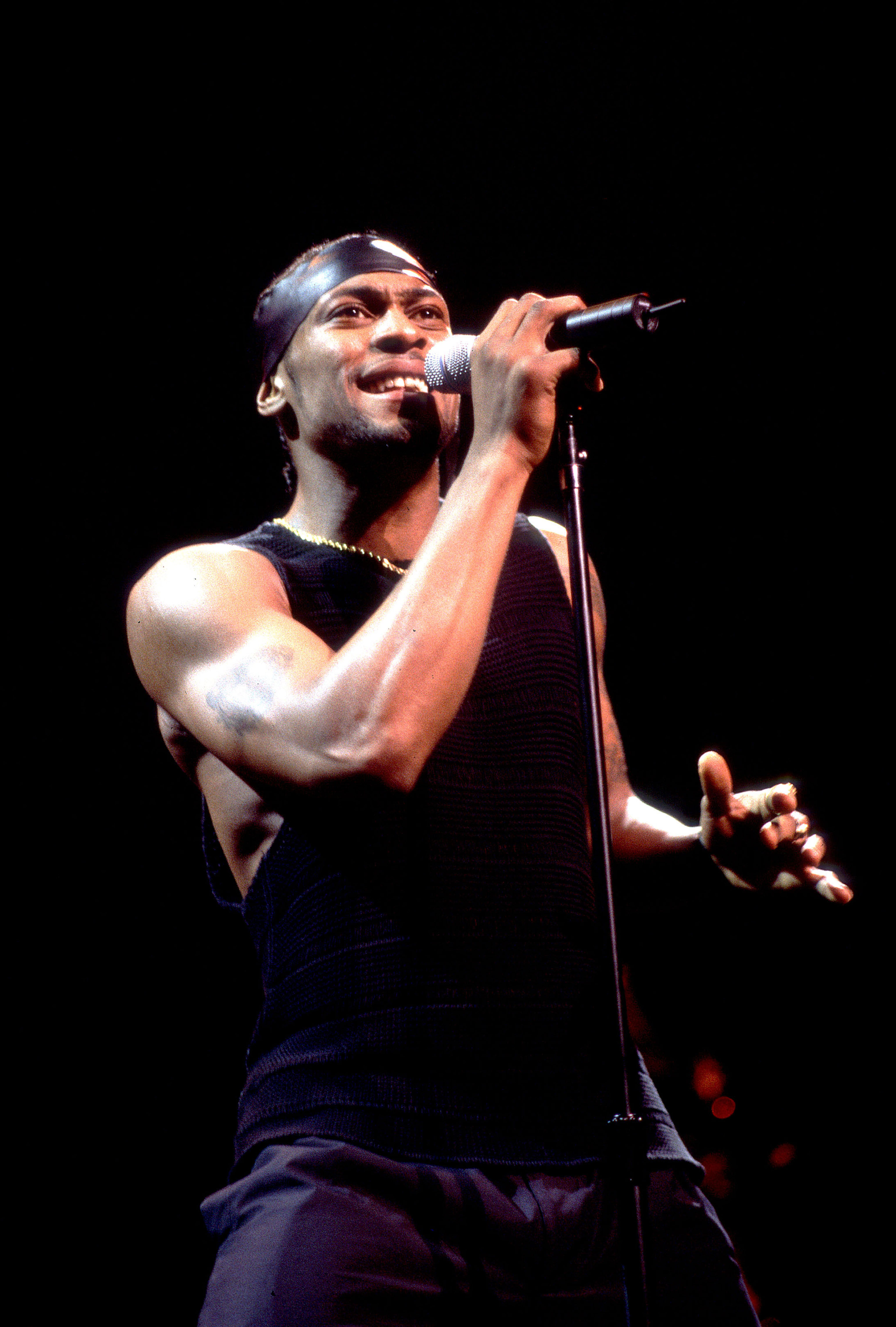 D'Angelo, 'Brown Sugar' Singer, Dead at 51 After Cancer Battle