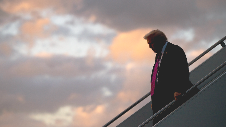 Trump returns to DC as dim outlook lingers, no end in sight for shutdown