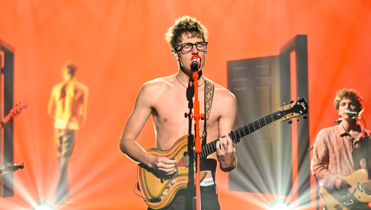 Malcolm Todd Is Us' Guy We Googled Shirtless This Week
