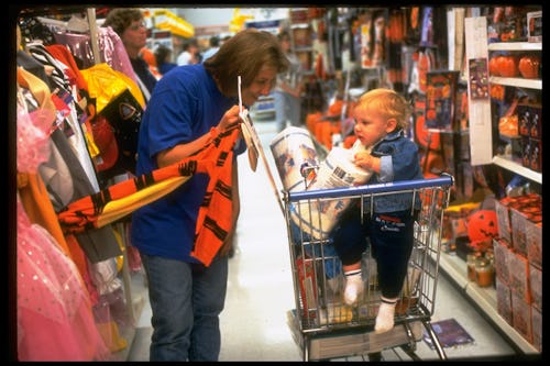 17 '90s Halloween Traditions That Bring All The Magic You Need