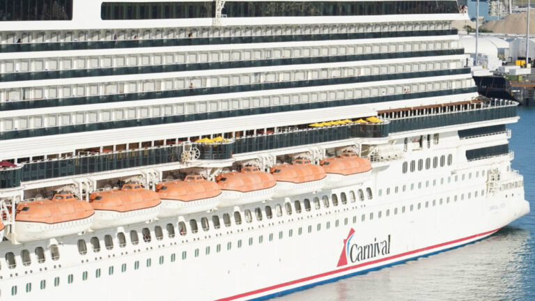 Carnival Demands an Abrupt End to Beds on Balconies Trend