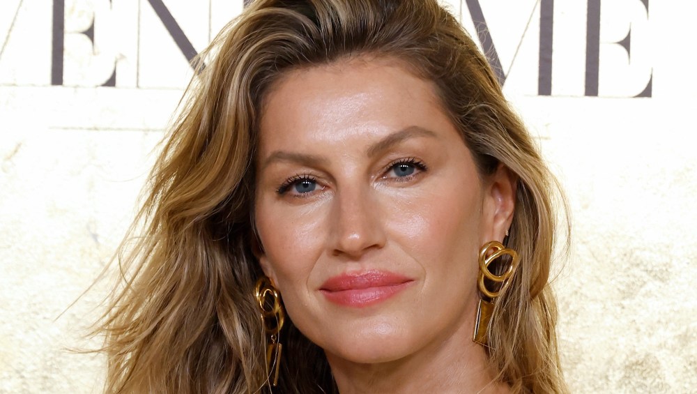 Gisele Bündchen’s Makeup Artist Shared the Trick to Long Lashes