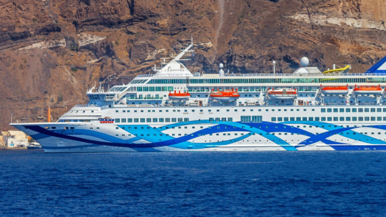 Roads Closed and Boats Banned as Israeli Cruise Ship Visits Kefalonia