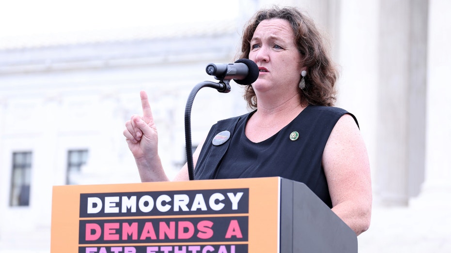 Katie Porter caught on video screaming 'Get out of my f-----g shot!' at staffer during 2021 call