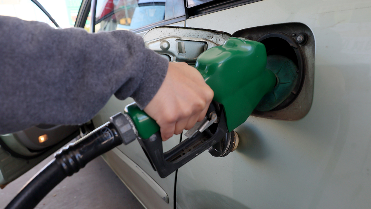 AAA national gas price tops $4 amid renewed US strikes on Iran