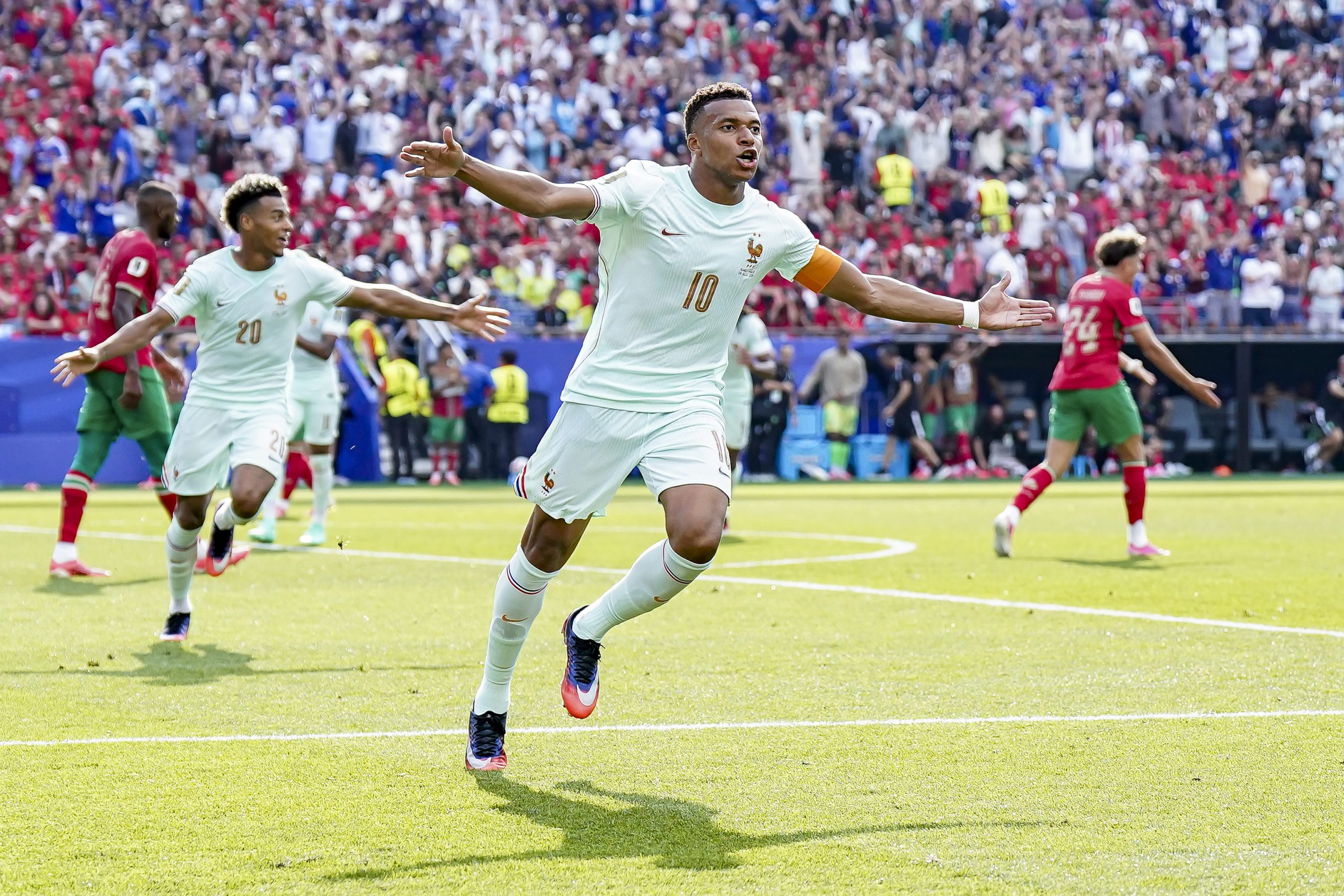 Caesars Sportsbook Promo Code FOXSPORTSDYW Unlocks 10x 100% Profit Boosts When You Bet $1 on France vs. Spain