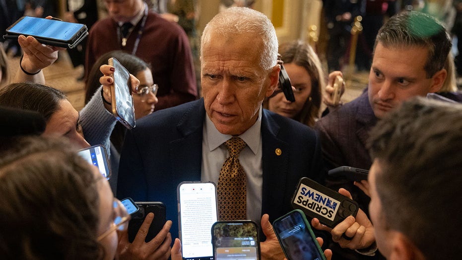 Tillis rips 'political lawfare' and praises grand jury after Dems avoid charges in ‘illegal orders’ case