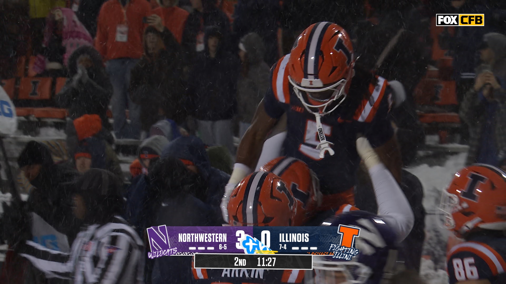 Illinois’ Ca’lil  Valentine rushes for six-yard TD, taking lead over Northwestern