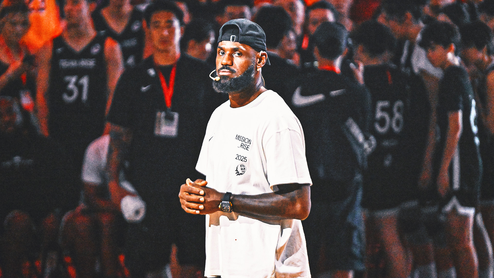 LeBron James Helping Lakers In Film Study While He's Sidelined With Sciatica