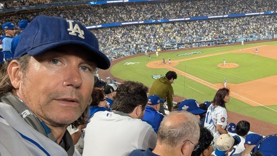 Jerry O'Connell Sat for 18-Inning World Series Game Despite Needing To 'S***'