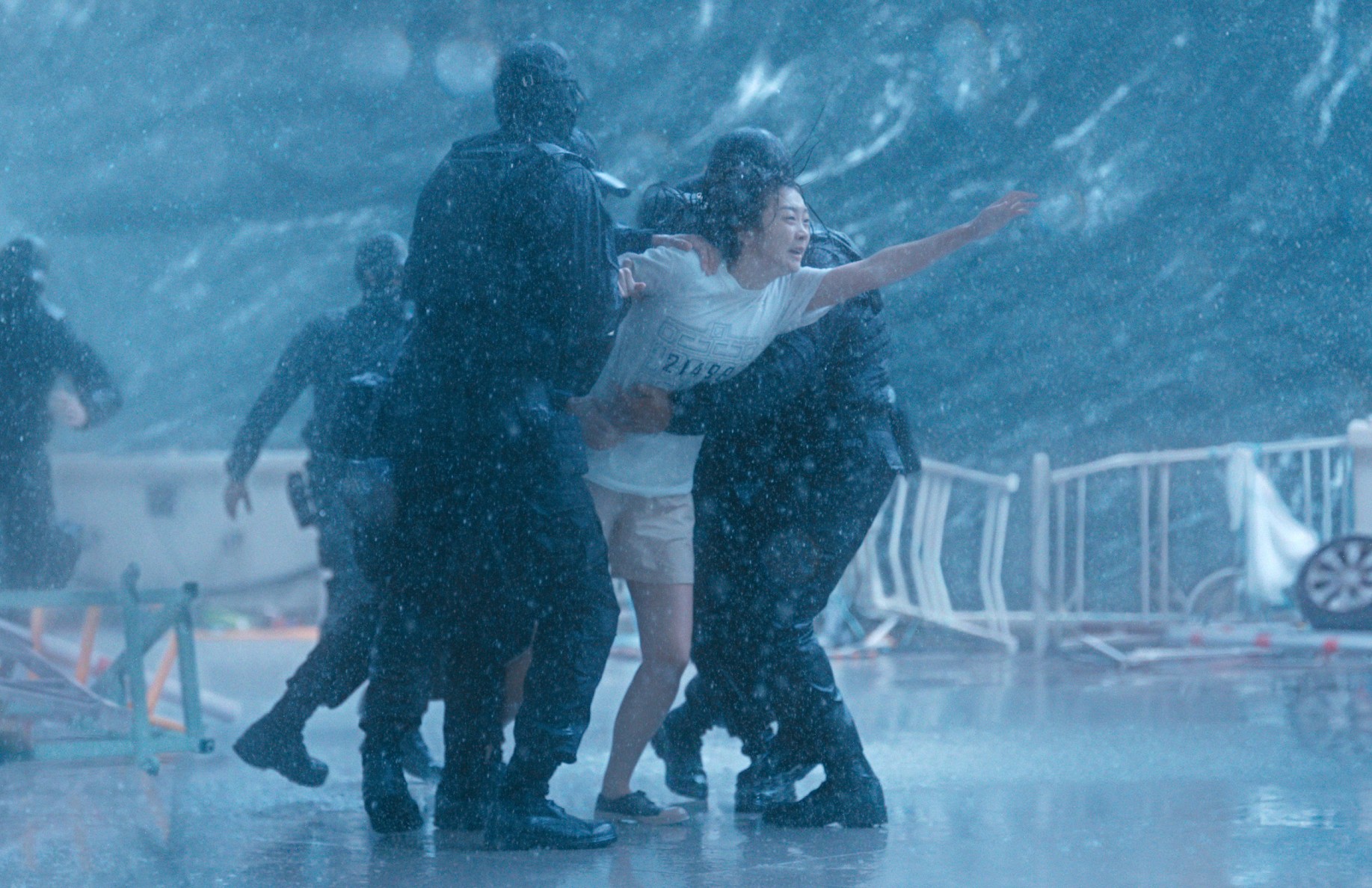 Netflix's No. 1 Movie Right Now Is This 2025 Disaster Film No One Knows About