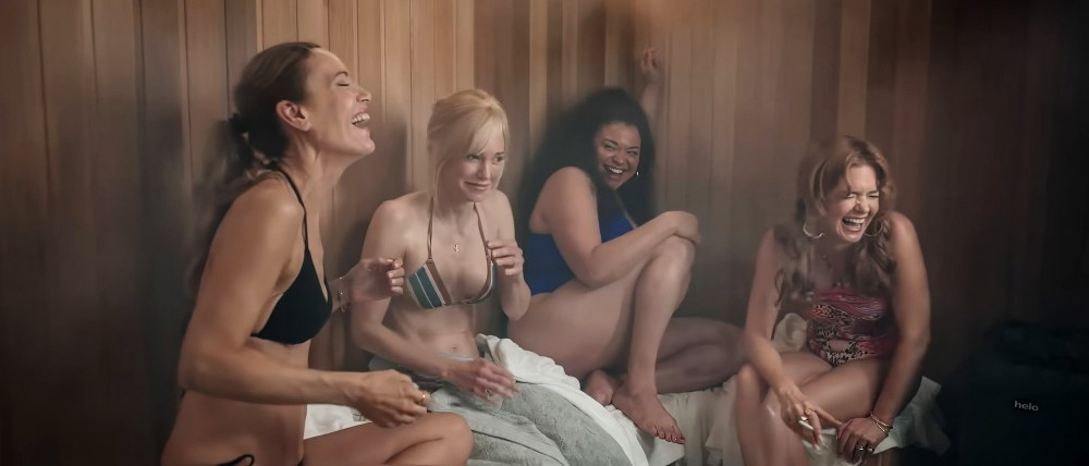 Leslie Mann and Anna Faris Flaunt Bikini Bods With ‘Spa Weekend’ Costars
