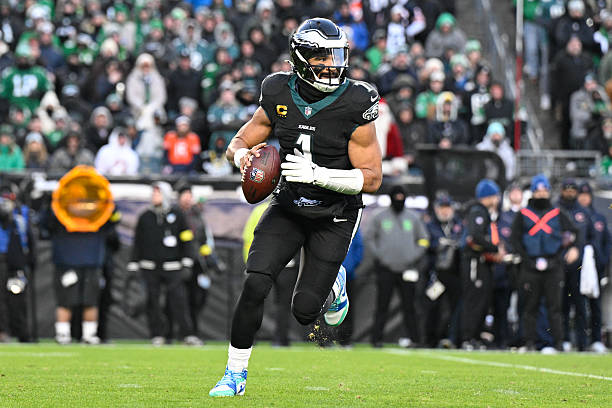 2025 Week 14 Fantasy Football Rankings: Sleepers, Streamers, Must-Starts