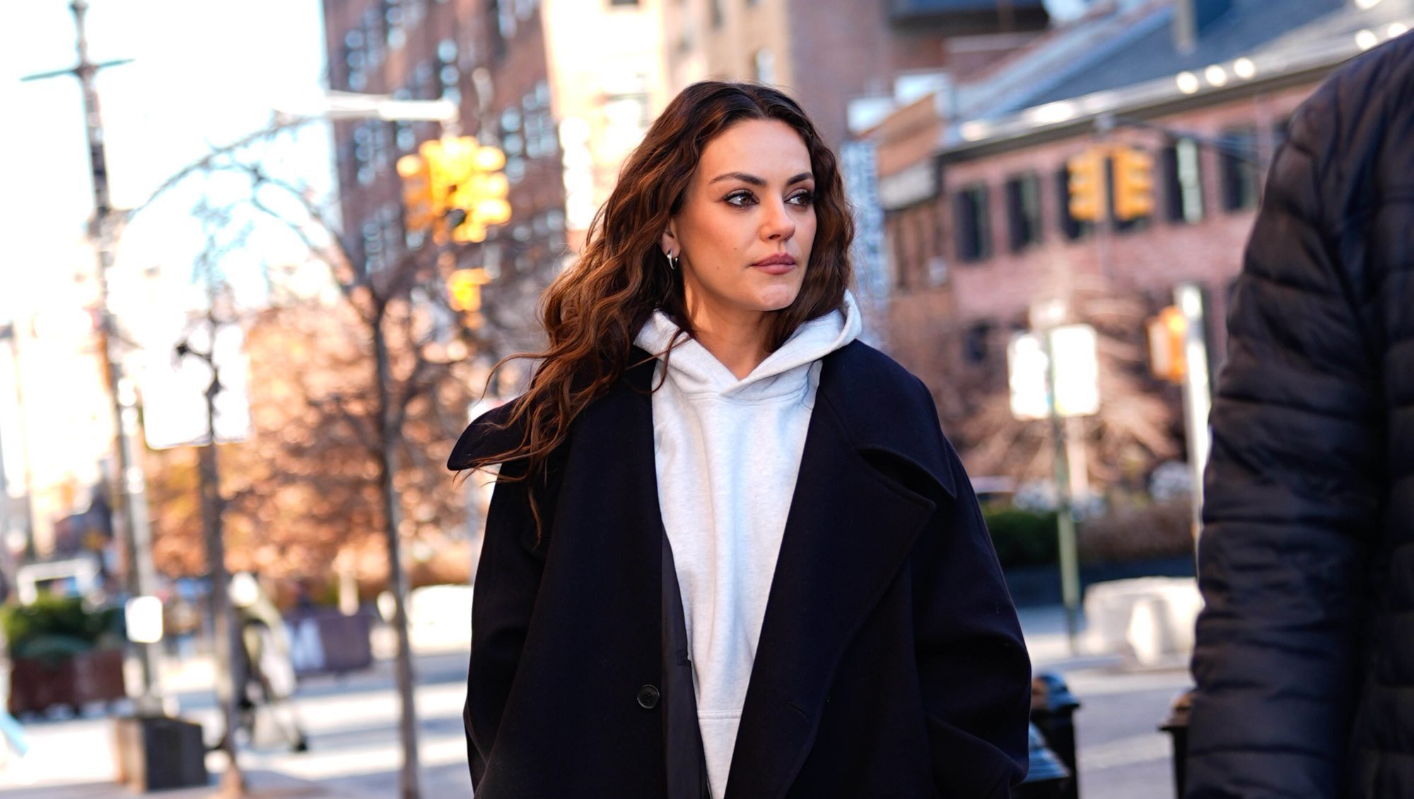 Mila Kunis' Loose Jeans Style Is Perfect for Petites — Get the Look