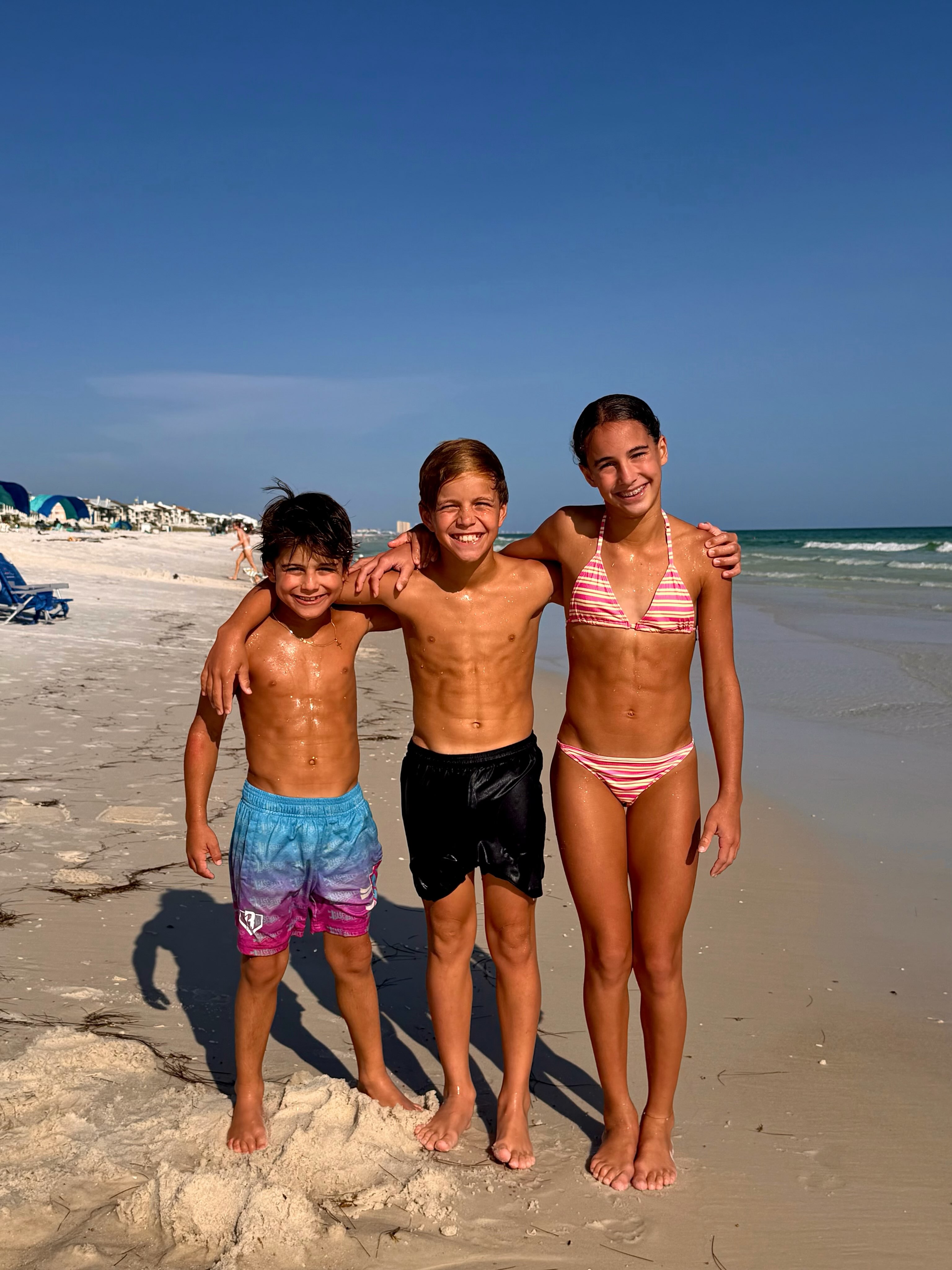 Jessie James Decker's Kids Flaunt Their Abs During Summer Beach Vacation