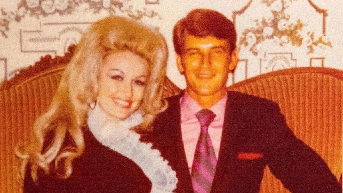 Dolly Parton Was 'Glad' She and Husband Carl Dean Never Had Kids