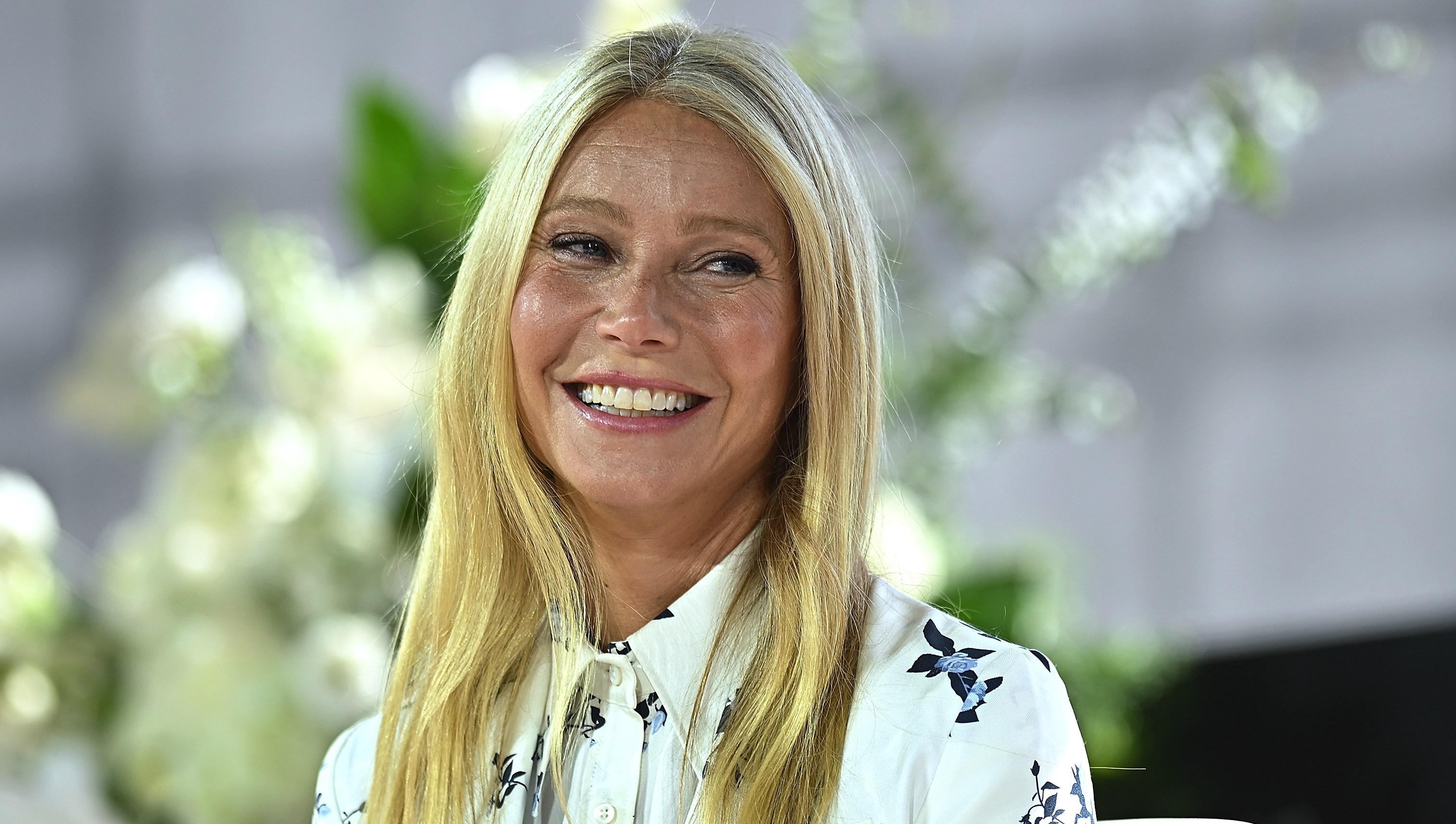 Gwyneth Paltrow's Initial Necklace Is a Rich Mom Staple (Secretly on Amazon!)