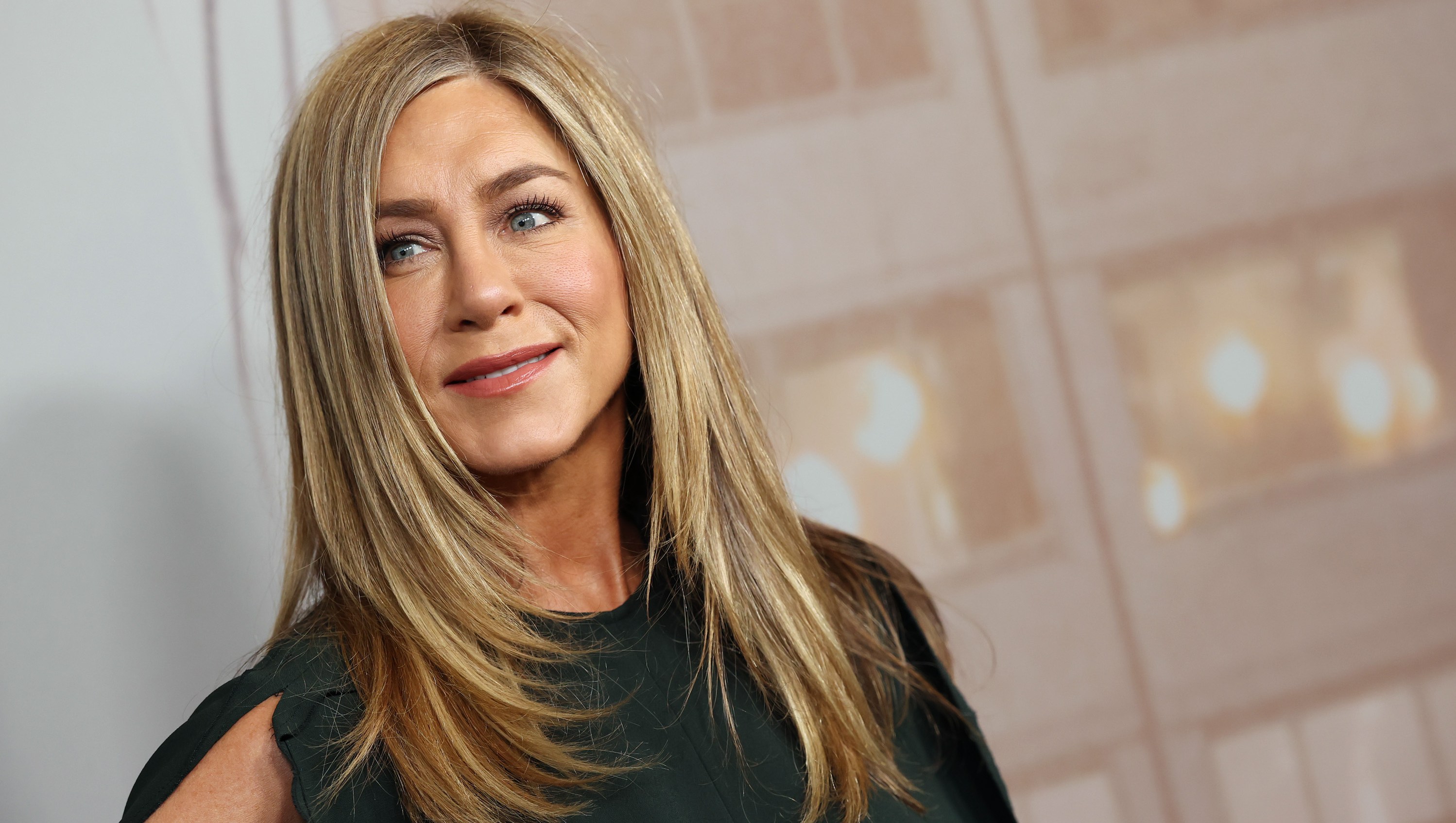 Jennifer Aniston’s $795 Designer Flip-Flops Have a $20 Lookalike