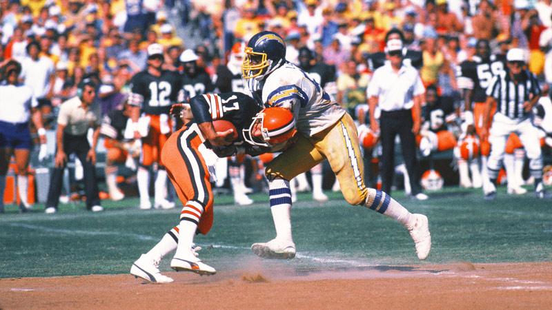 Woodrow Lowe, Alabama Star Linebacker and 11-Year Chargers Defender, Dies at 71