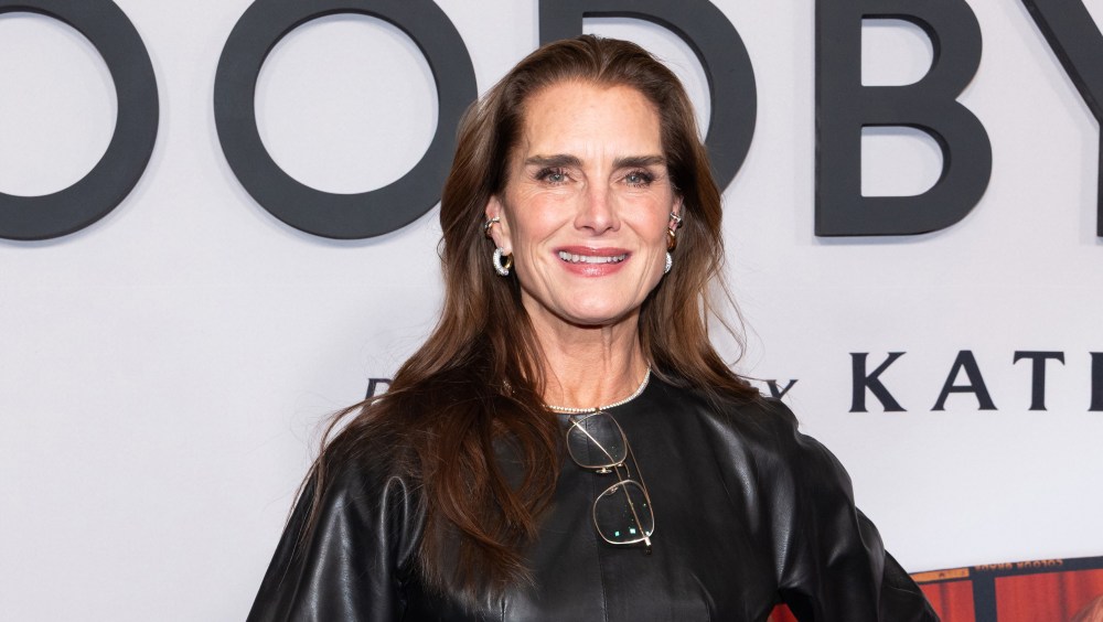 Brooke Shields Wore the Rich Mom Sneakers Stars Love — Shop Her Exact Pair!