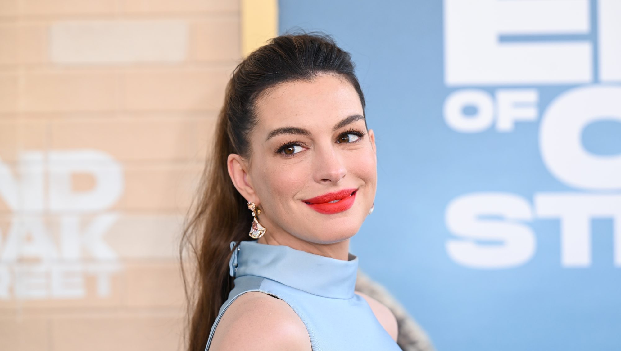 Anne Hathaway's Cool-Girl Jeans Are $225, But I Found the Look for $40