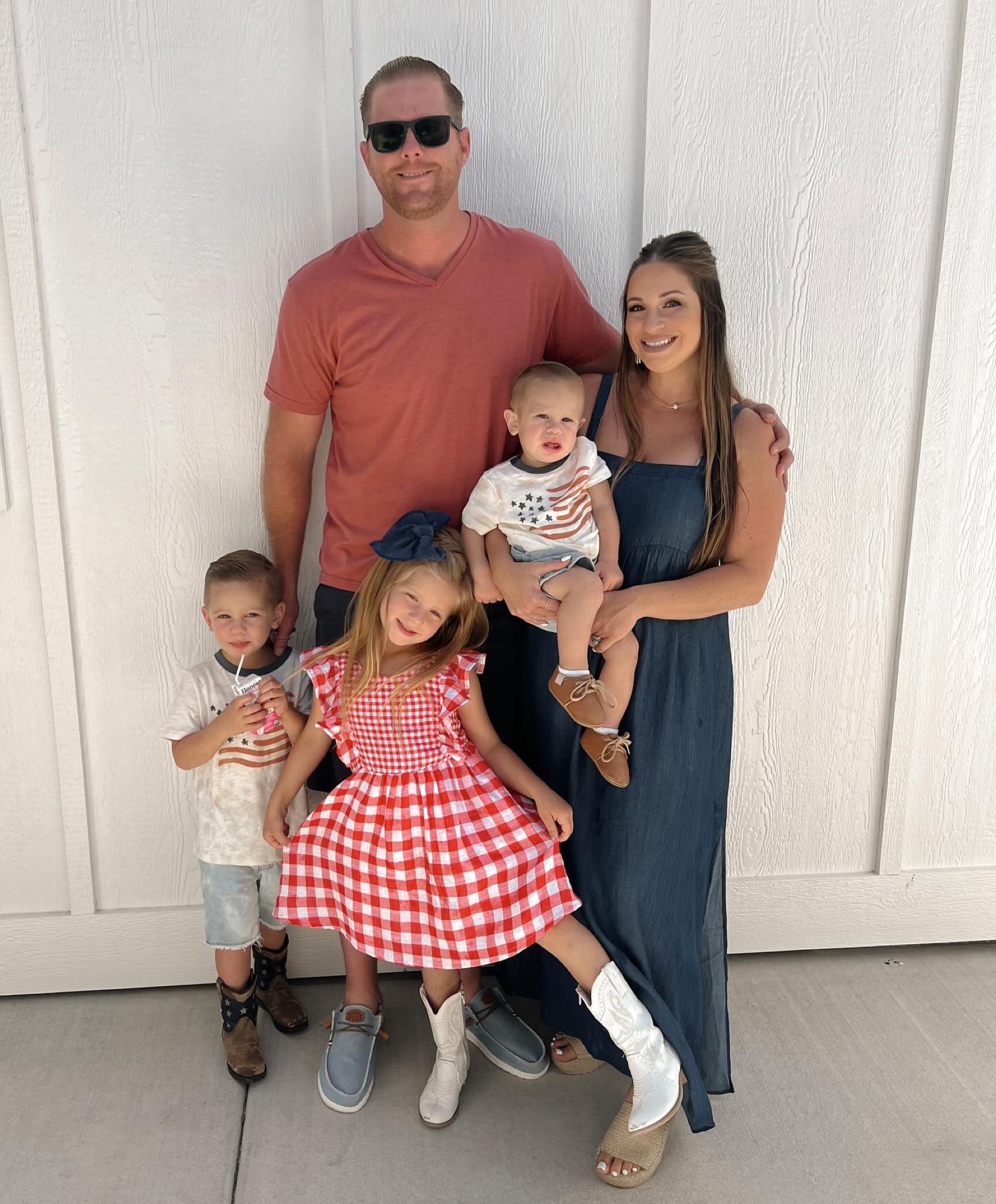 Influencer Lindsay Dewey Says Marriages Can ‘Crumble’ After Death of a Child