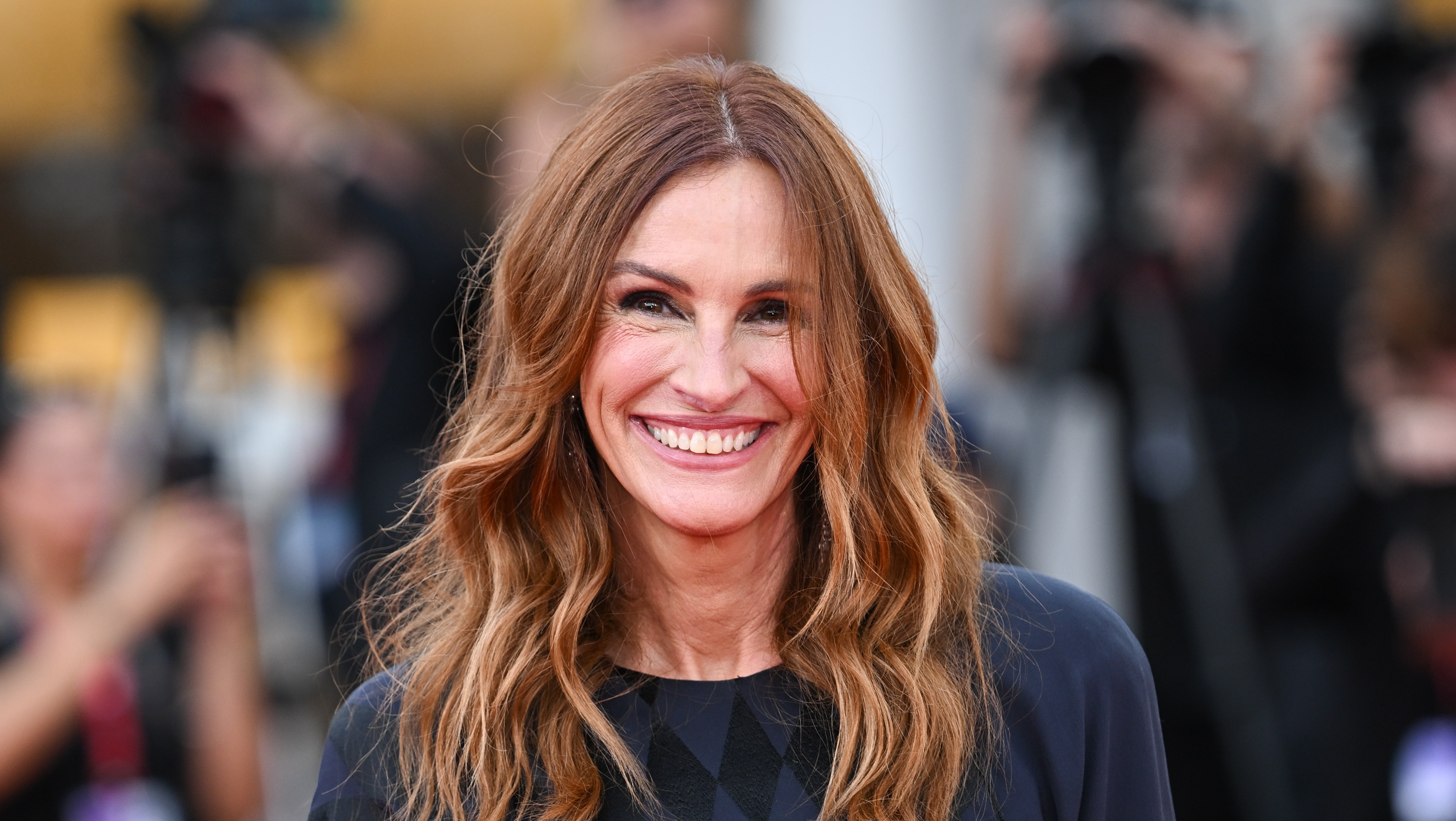 Julia Roberts' 'Balloon' Lounge Pants Are Oddly Elevated — And on Sale!