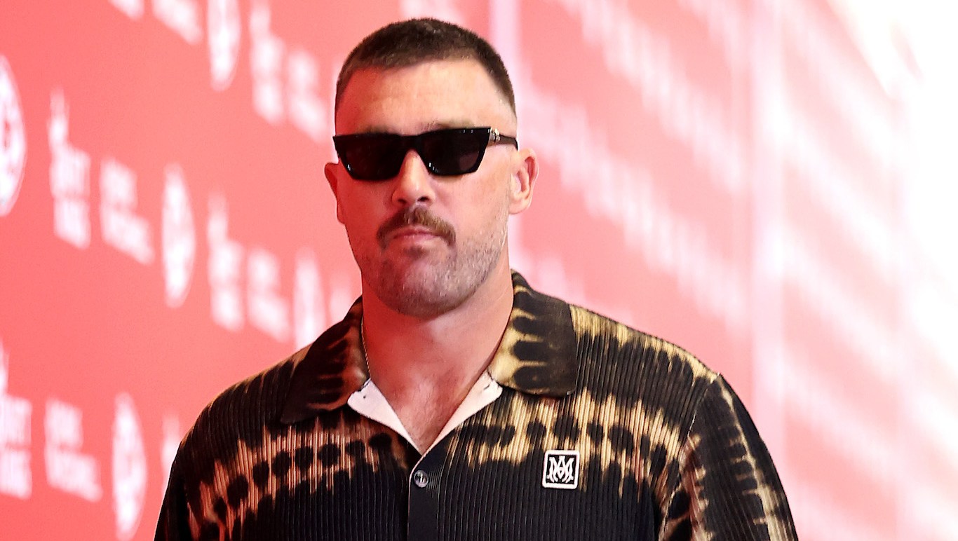 Travis Kelce Flashes Wedding Band at 1st Preseason Chiefs Game