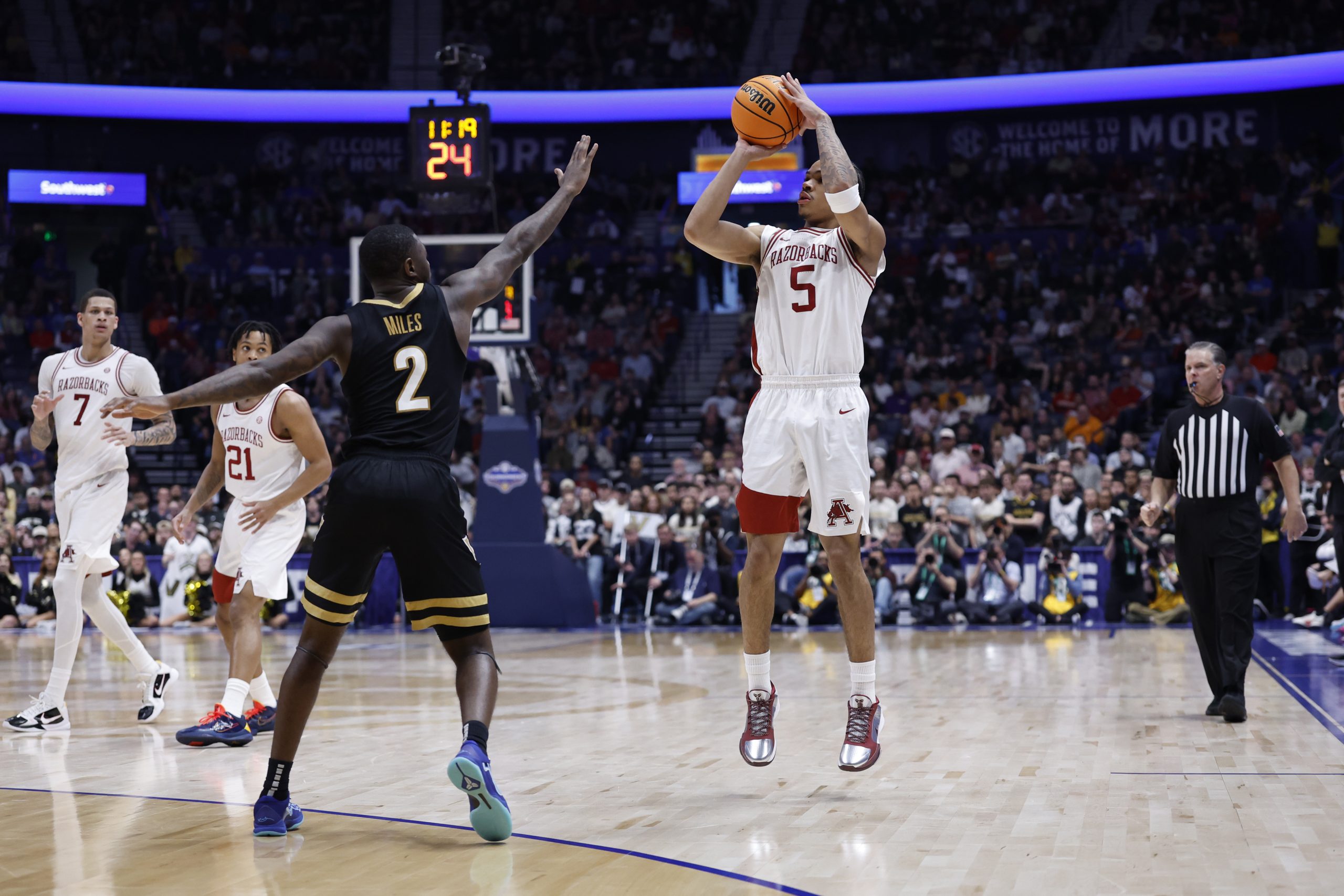 FanDuel Arkansas Promo Code: Bet $5, Get $300 Win or Lose as FanDuel Launches in Arkansas