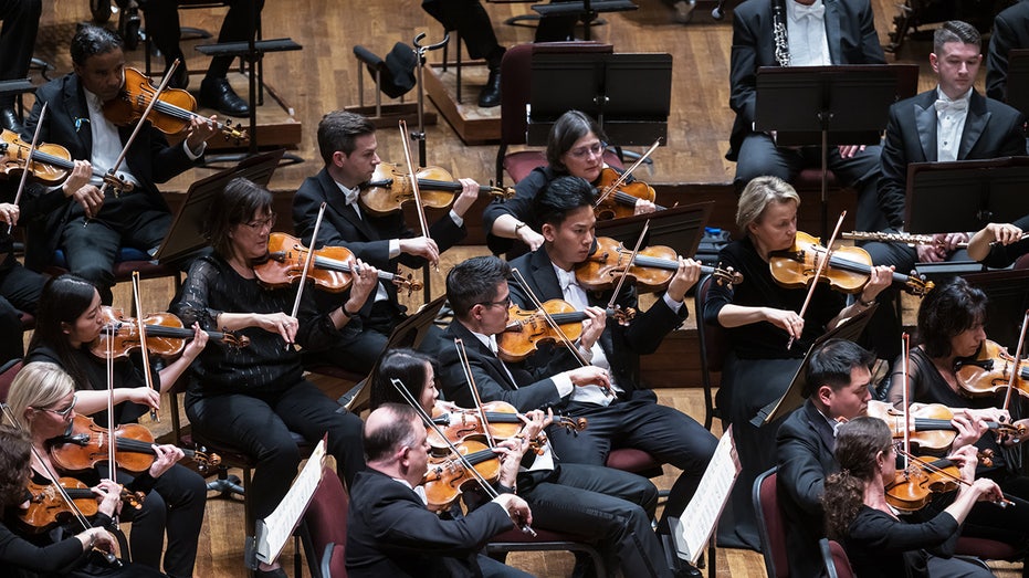 National Symphony Orchestra to open all of its Kennedy Center shows with the national anthem