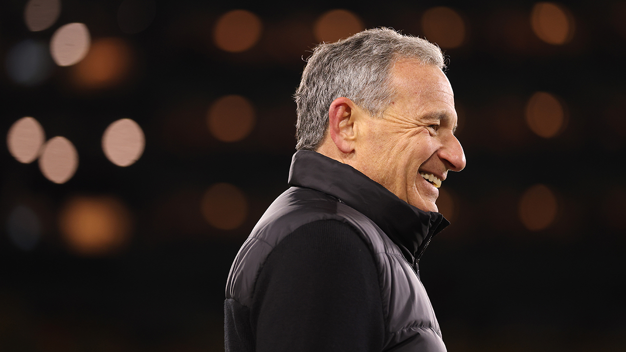 Disney CEO Bob Iger reacts to YouTube TV deal