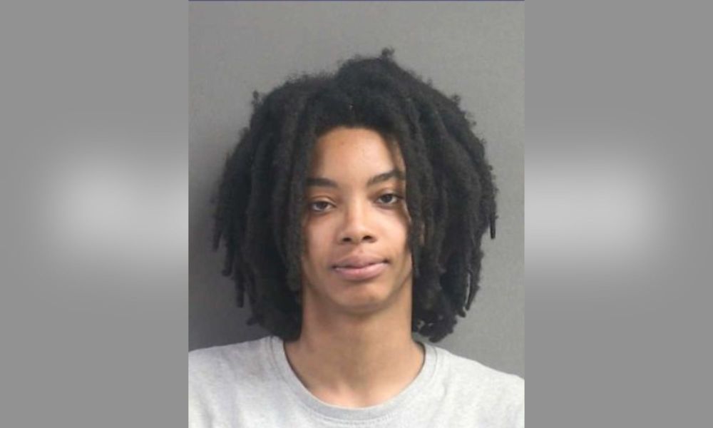 Mom Punches Teacher, Principal After Being Denied Entry to Pick Up Backpack