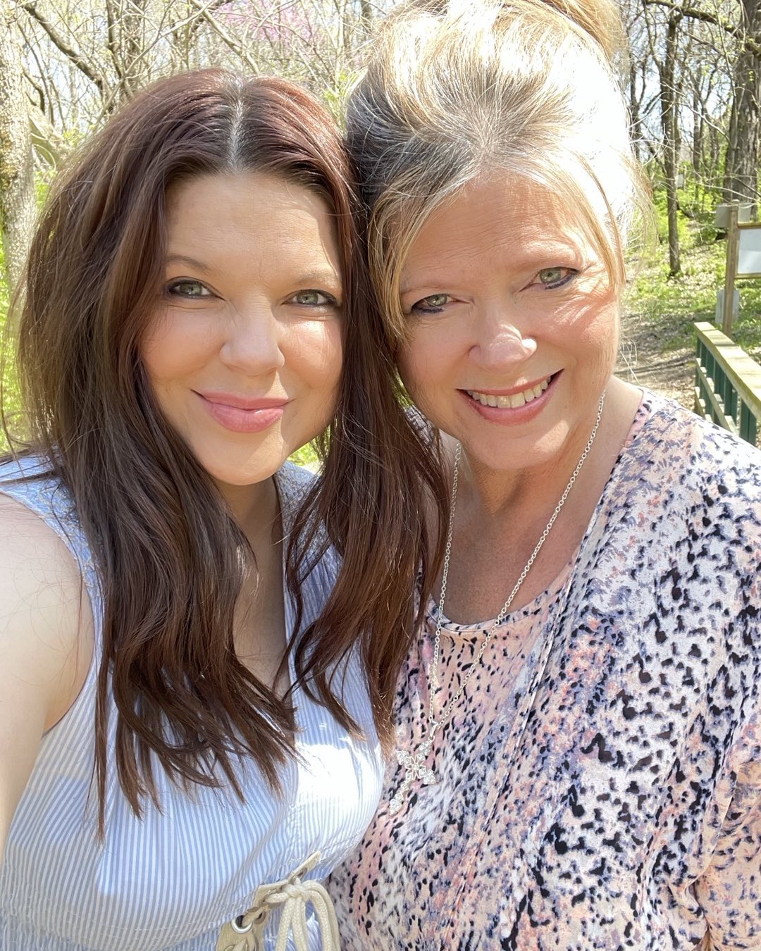 Amy Duggar Claims Grandpa 'Almost Succeeded' in Killing Her Mom Deanna