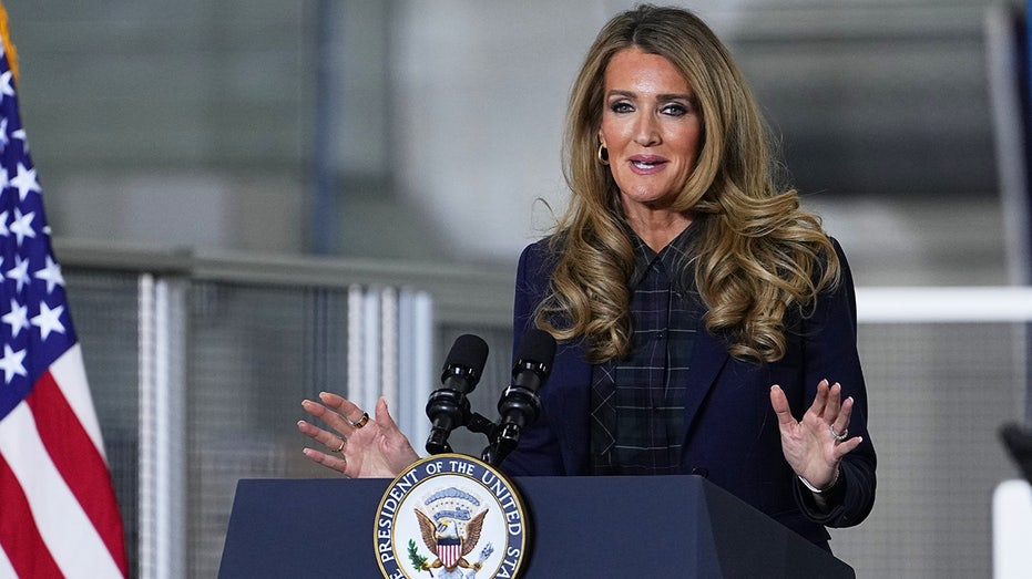 Top Trump agency cuts off foreign nationals from all loan programs: 'Must prioritize American citizens'