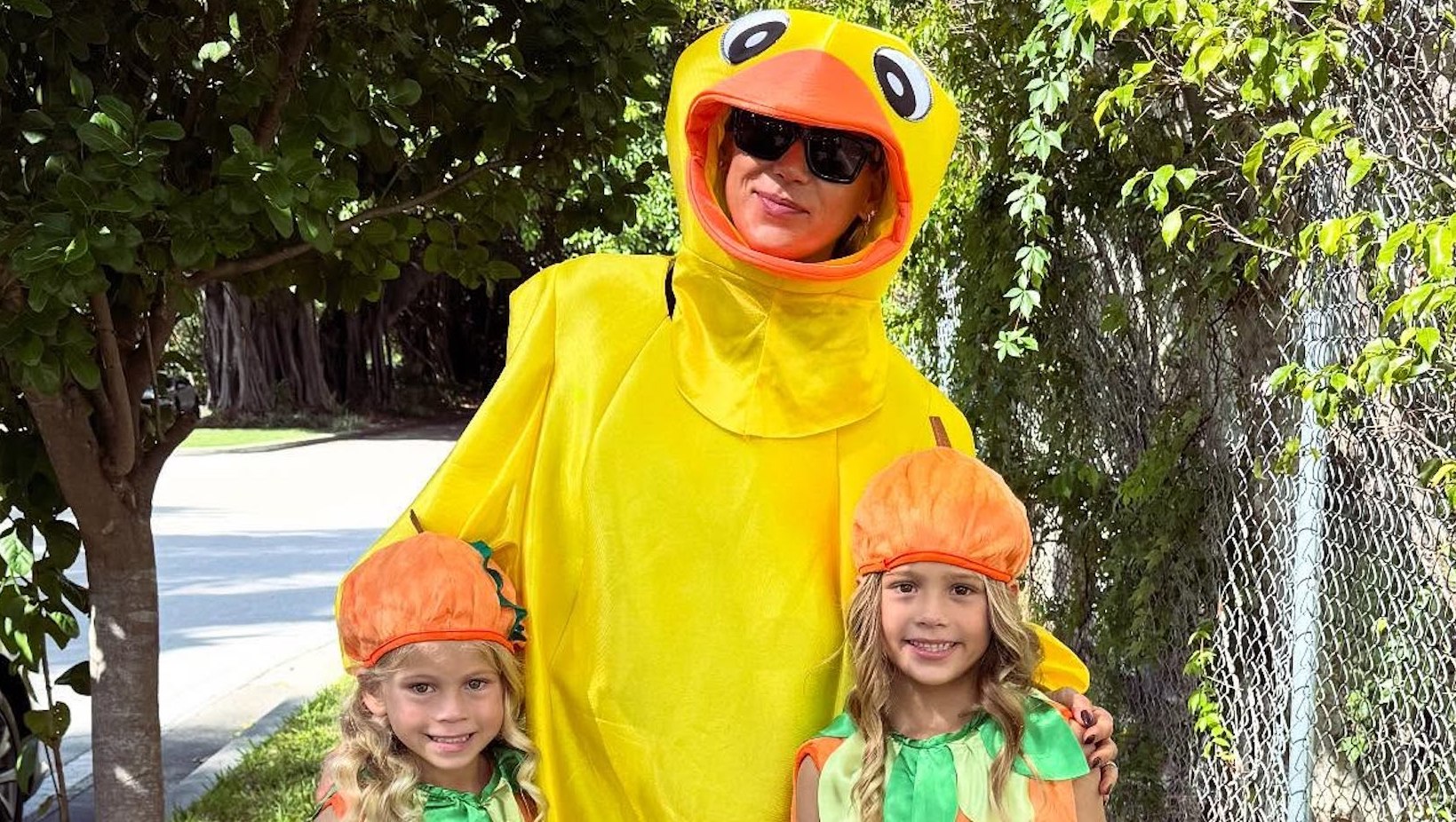 Tennis Star Anna Kournikova Shares Rare Family Photo With Her 3 Kids