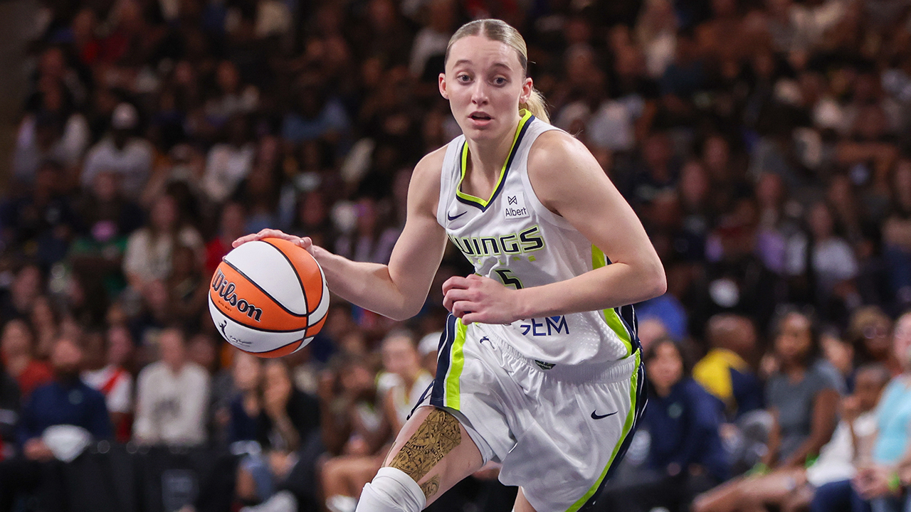 Paige Bueckers lands exclusive memorabilia deal with Fanatics after WNBA Rookie of the Year season