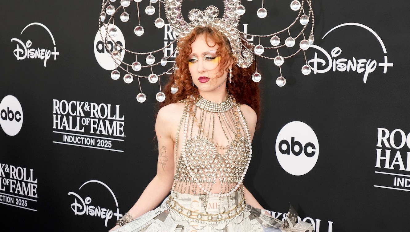Chappell Roan Pays Tribute to Cyndi Lauper’s Iconic Style in Newspaper Skirt