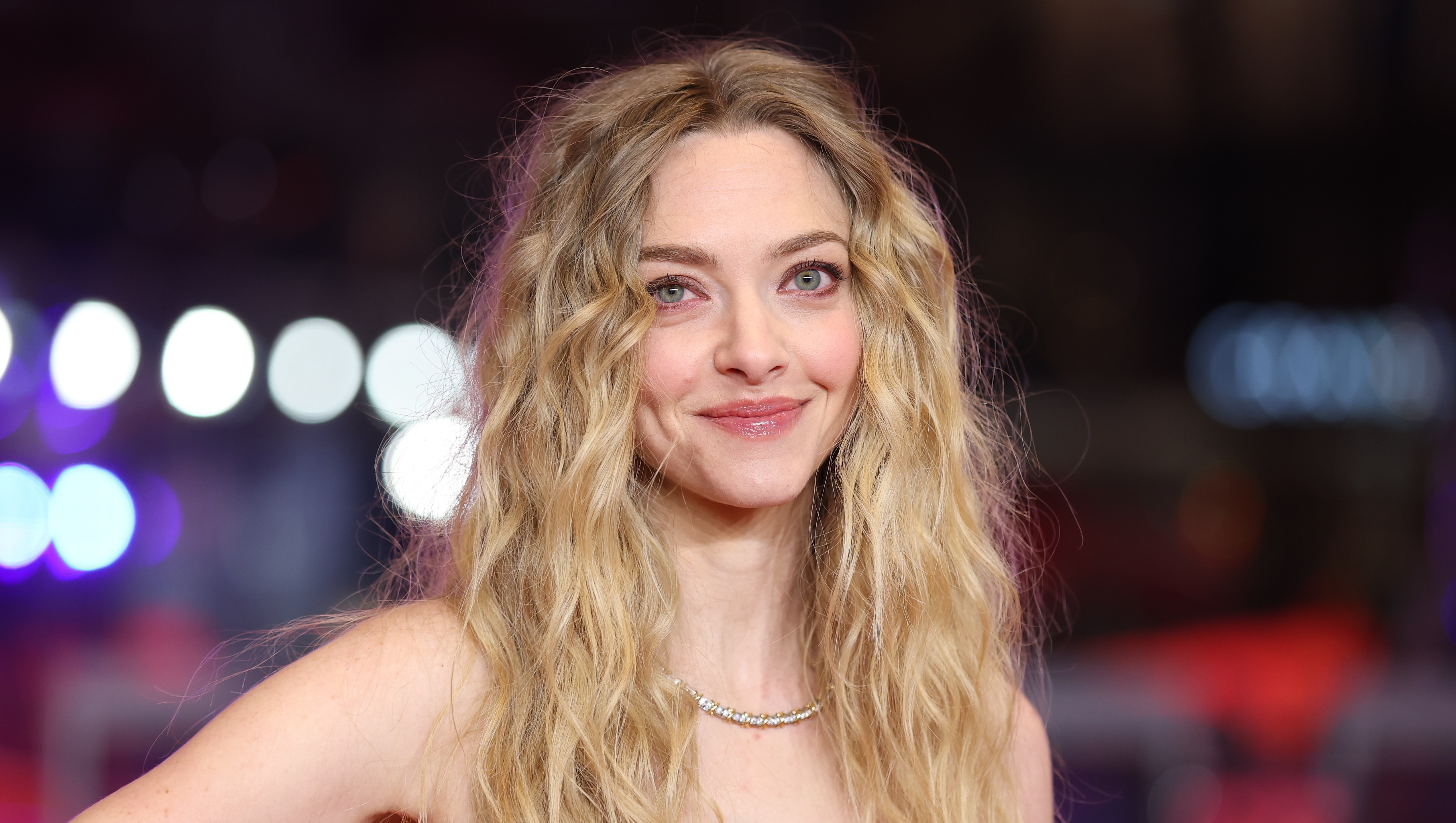 Amanda Seyfried's $13 Earring Style Makes Any Outfit Look Old-Money Rich
