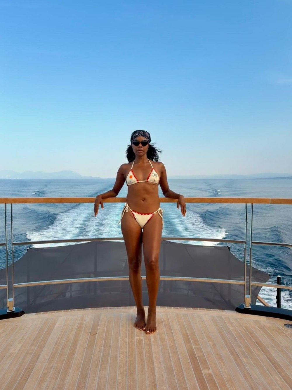 Gabrielle Union, 53, Flexes Her Abs in a Chic Bikini on a Yacht