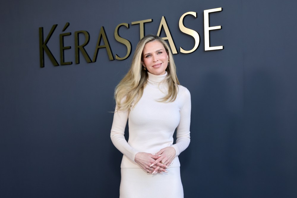Sara Foster's Easy School Drop-Off Formula Revolves Around 1 Comfy Staple