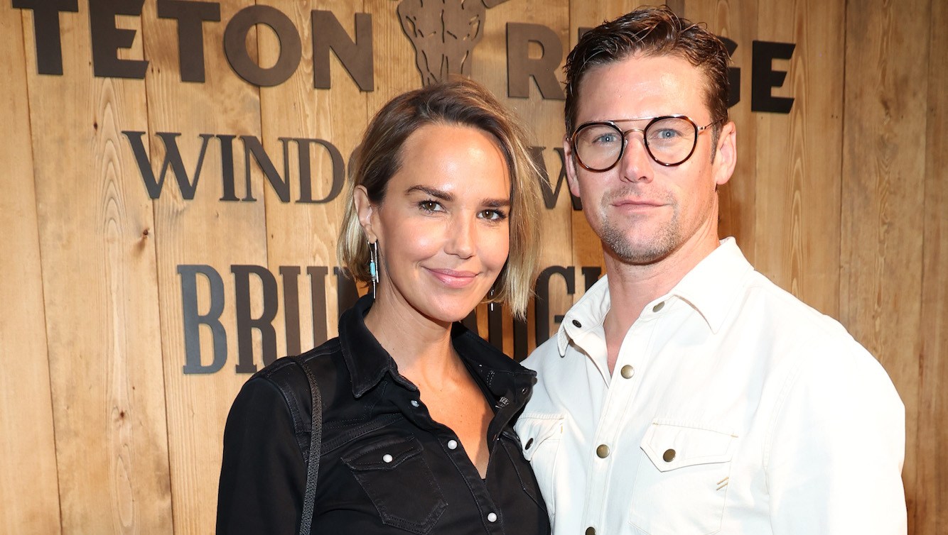 Arielle Kebbel Confirms Split From 'Vampire Diaries' Costar Zach Roerig