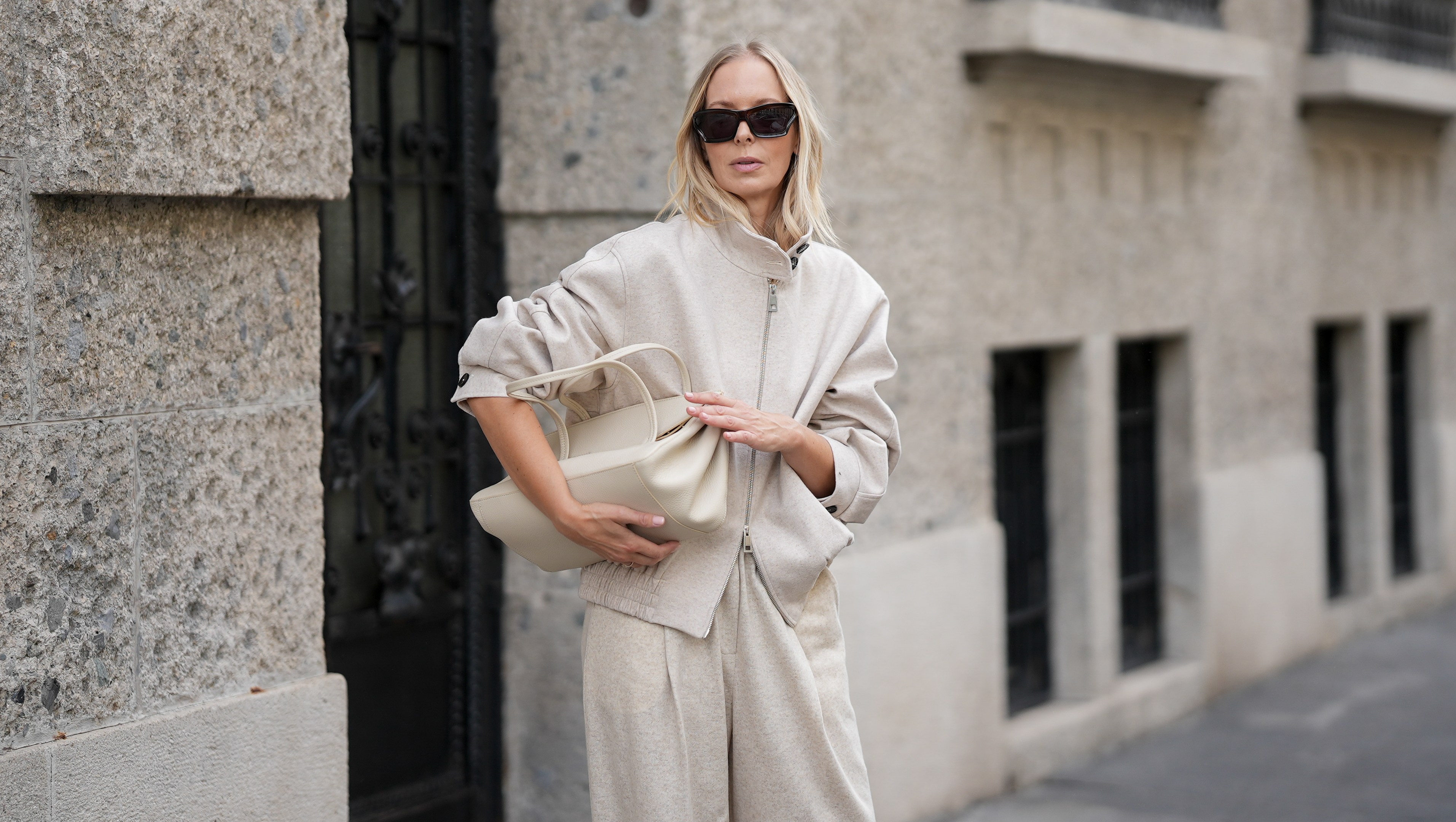 PSA: All the Parisian Rich Moms Are Traveling in These Loungewear Styles