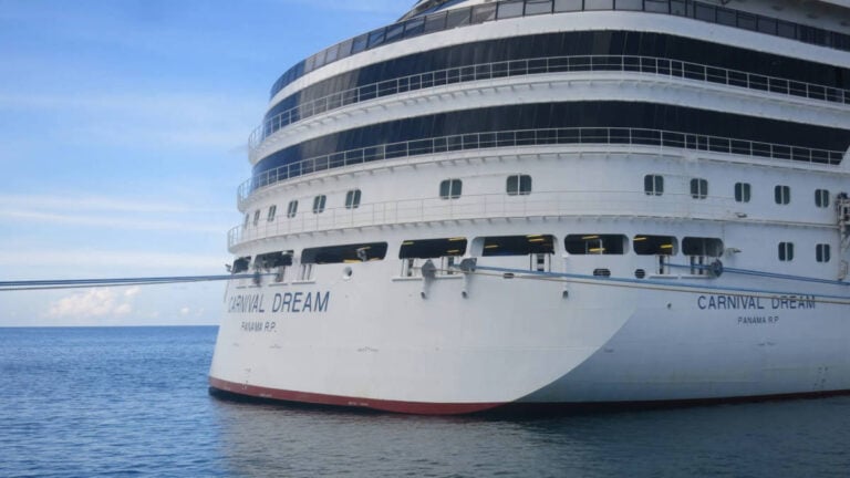 Stuck Anchor Leaves the Carnival Dream Cruise Ship Stranded Off Belize City
