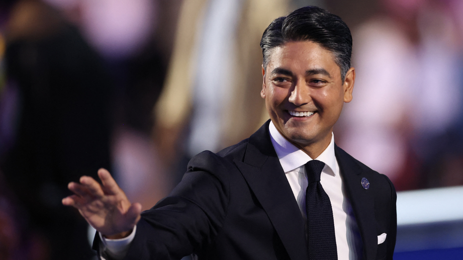 Aftab Pureval wins second term as Cincinnati mayor, extending Democrats’ hold on city hall