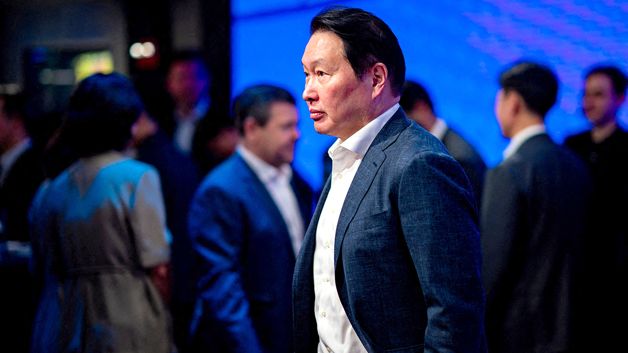 Tech billionaire ordered to pay $645M to ex-wife in South Korea's ‘divorce of the century’