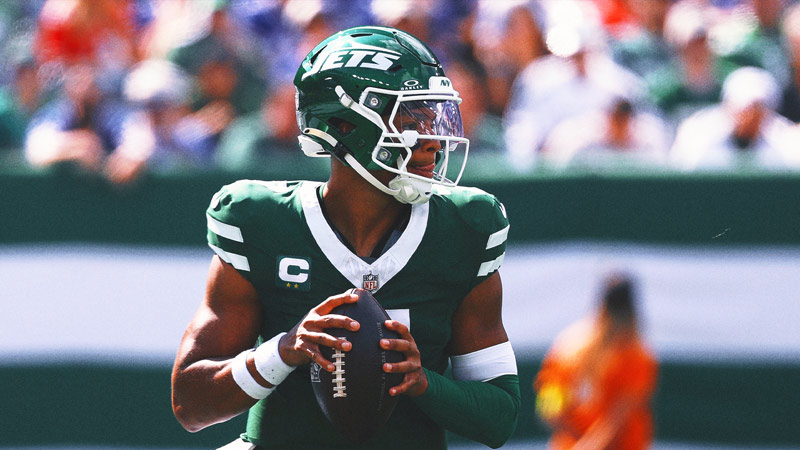 Jets Benching Struggling QB Justin Fields for Tyrod Taylor in Week 12